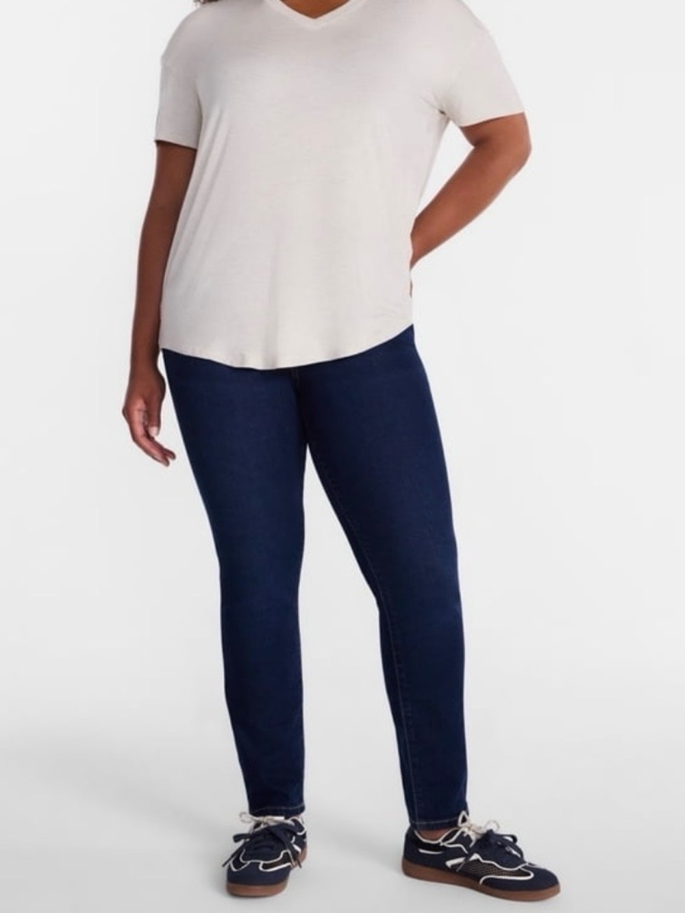 Classic Dark Blue Women's Jeans - Time & Tru - Picture 3 of 4